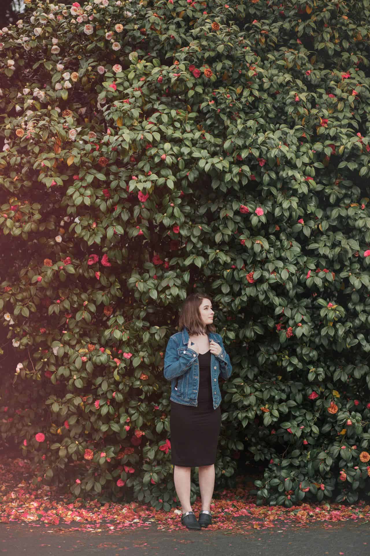 denim jacket spring minimal outfit